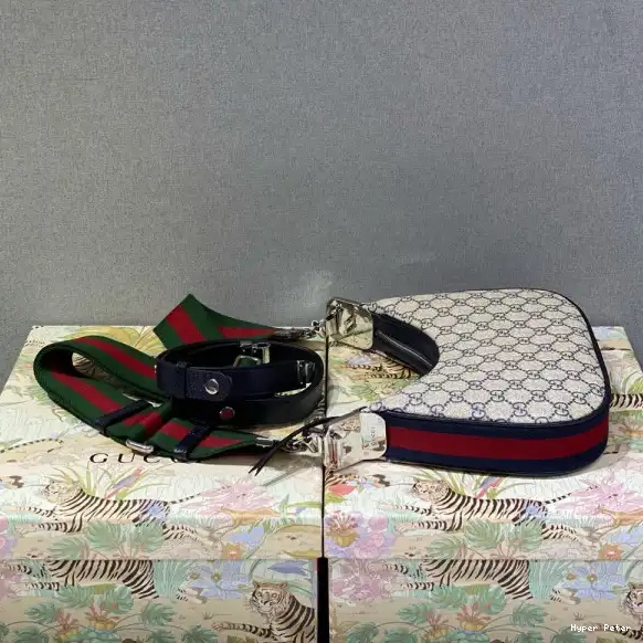 Hyper Peter small Attache shoulder GUCCI bag 0704